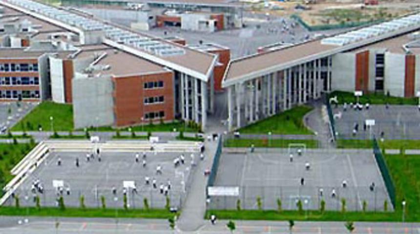 Uyuşturucu g&ouml;r&uuml;nt&uuml;leri yemekhanede &ccedil;ekildi