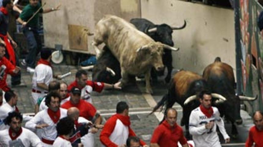 İspanya'da kanlı boğa festivali