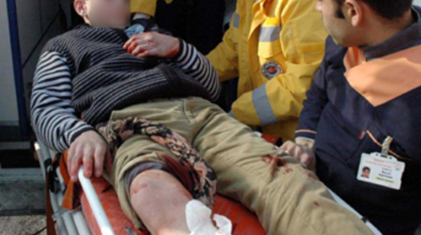 11 yaşındaki &ccedil;ocuk, 15 yaşındaki &ccedil;ocuğu bı&ccedil;akladı