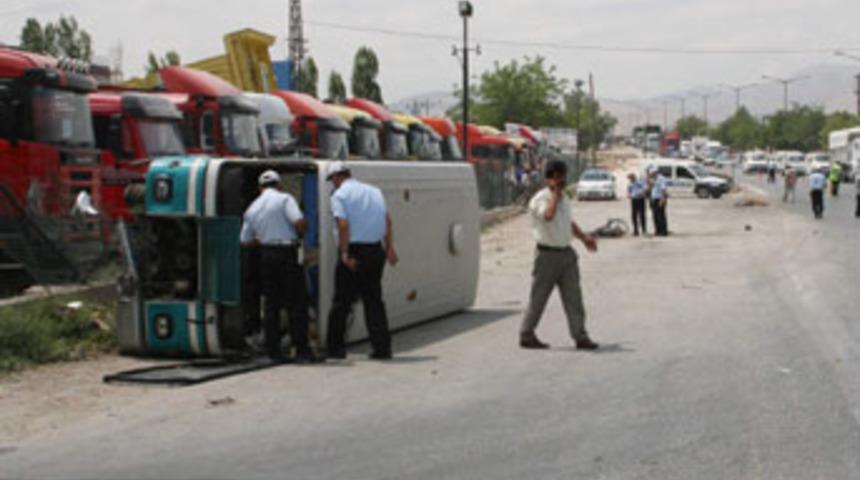 Şof&ouml;r kalp krizi ge&ccedil;irdi: 2 &ouml;l&uuml;