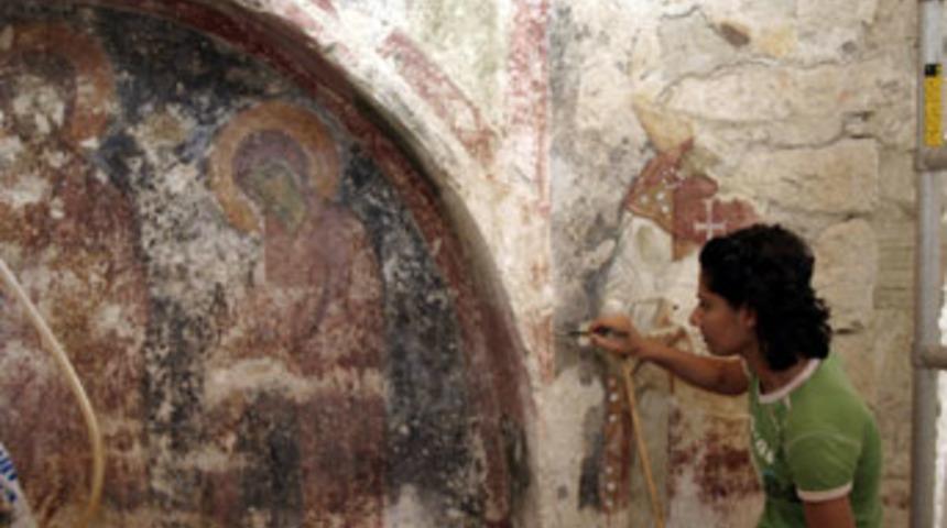 Ortodokslar Noel'i kutluyor