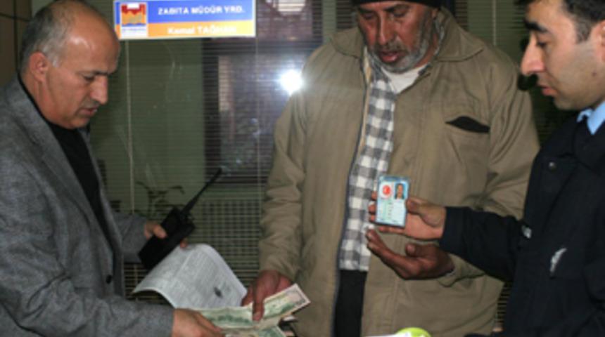 Dolar yatırımcısı dilenciden şok a&ccedil;ıklamalar