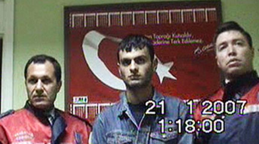 4 polis ve 4 jandarma g&ouml;revden alındı