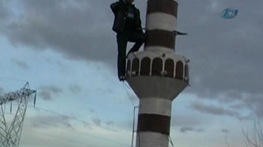 Bidondan minare şaşırtıyor