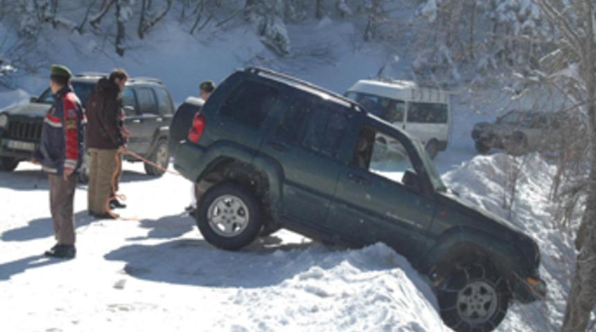 Uludağ yolunda bayan s&uuml;r&uuml;c&uuml; &ouml;l&uuml;mden d&ouml;nd&uuml;