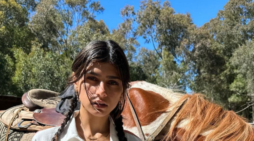 Dünyanın “Barbie ve Oppenheimer” tartışmasına Mia Khalifa da katıldı! Tarafını seçtiğini kostümüyle gösterdi