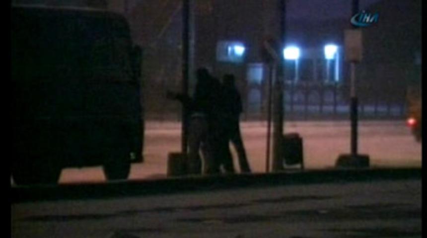 Sokak ortasında tekme tokat dayak