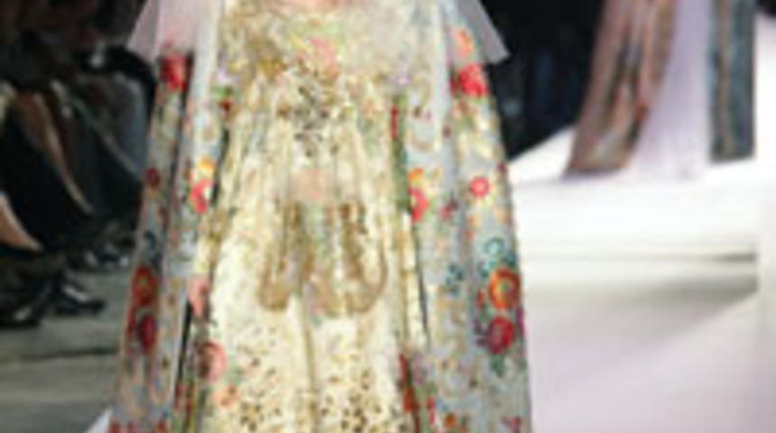 &Uuml;nl&uuml; markaların birbirinden şık kıyafetleri