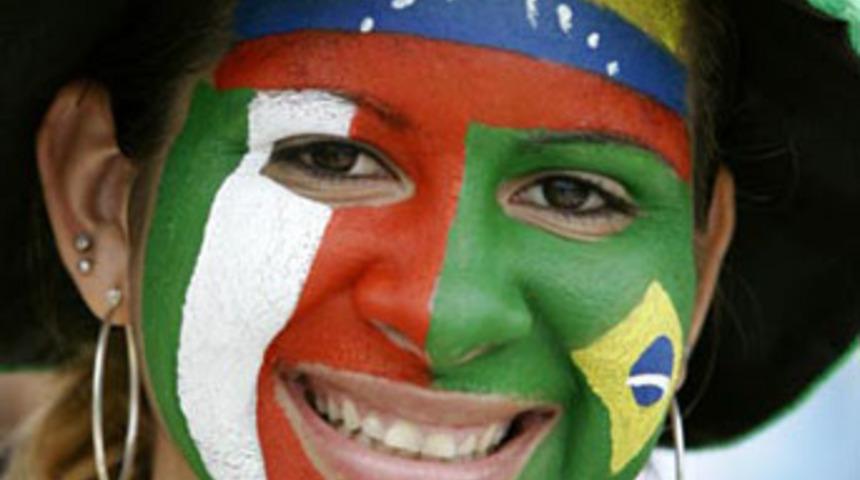 Amerika futbolundan renkli g&ouml;r&uuml;nt&uuml;ler..! <font color="red">Spor</font>
