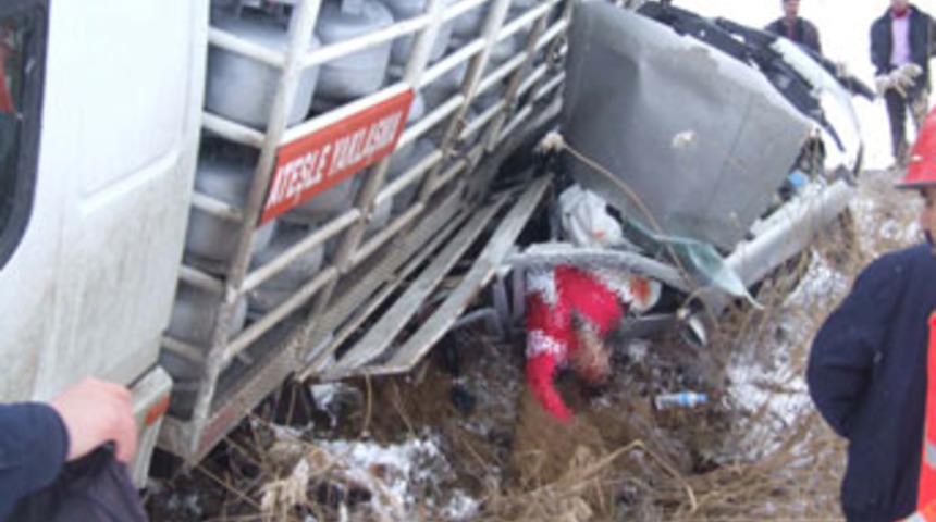 Milli g&uuml;reş&ccedil;i Baki Y&uuml;r&uuml;ker trafik kazasında &ouml;ld&uuml;