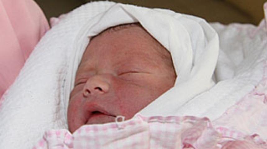 2 g&uuml;nl&uuml;k bebeği ormana terk ettiler