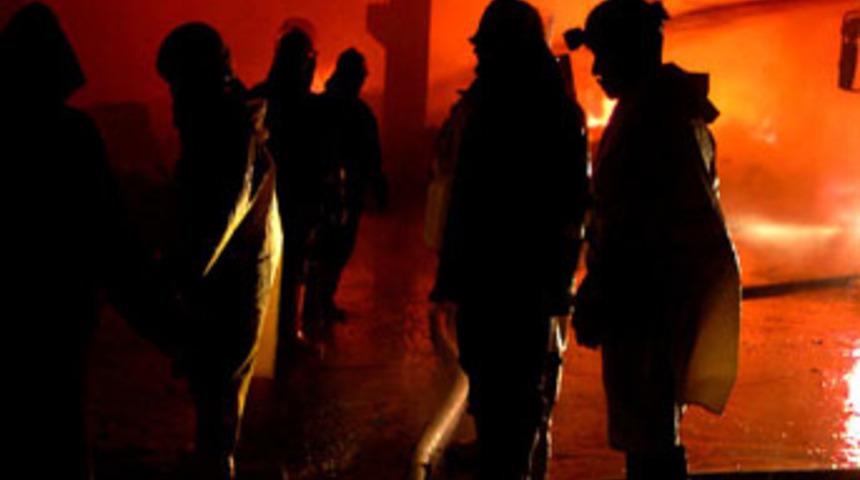 Adana'da korkutan yangın