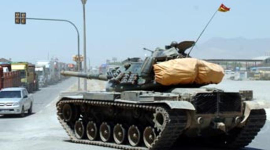 Tezkere AKP'de kafa karıştırdı