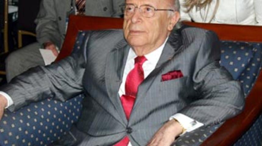 Demirel'den sınır &ouml;tesi yorumu