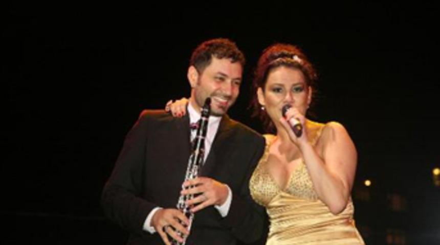 Şenlendirici resti &ccedil;ekti!