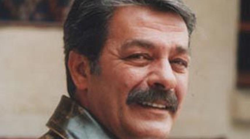 Kadir İnanır Necla Nazır'ı d&ouml;vm&uuml;ş!