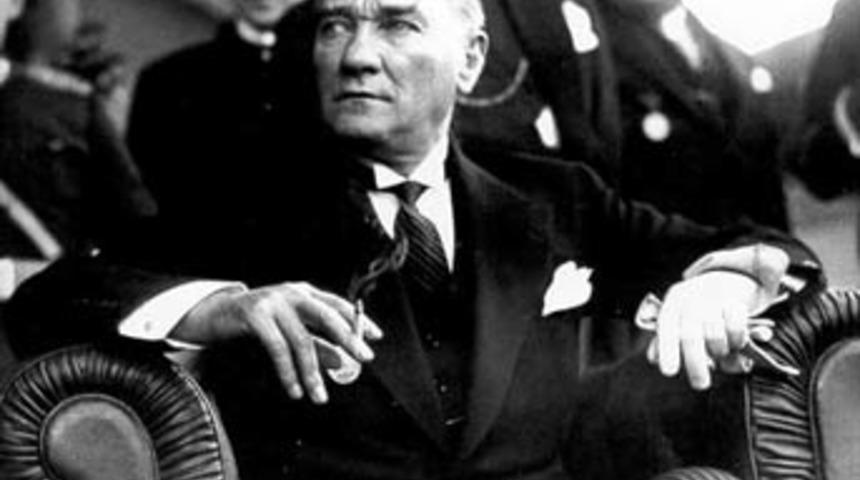 Atat&uuml;rk resmini indiren imama inceleme