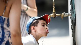En sıcak günde İstanbul’dan çarpıcı fotoğraflar! Böyle serinlemeye çalıştılar... Rekor haberleri gelmeye başladı: 85 yıldır bir ilk