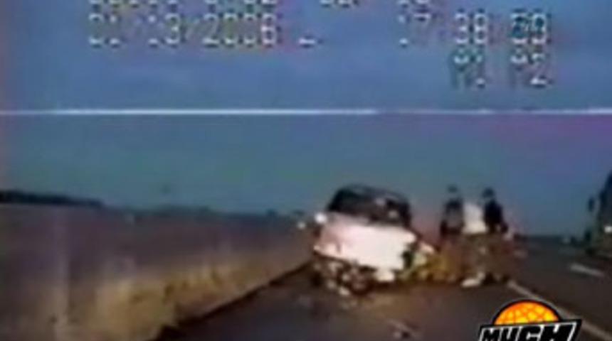 ABD'de 11 yaşındaki kız i&ccedil;kili ara&ccedil; kullandı