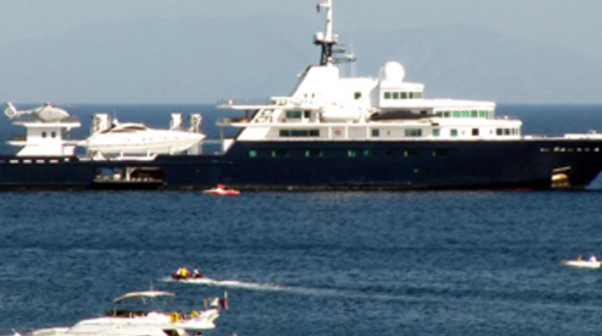 Abramovi&ccedil;, l&uuml;ks yatı ile Ege'ye a&ccedil;ıldı