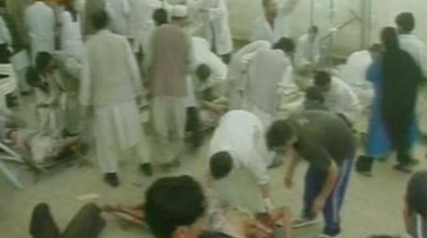 Afganistan'da NATO konvoyuna saldırı:  4 &ouml;l&uuml;