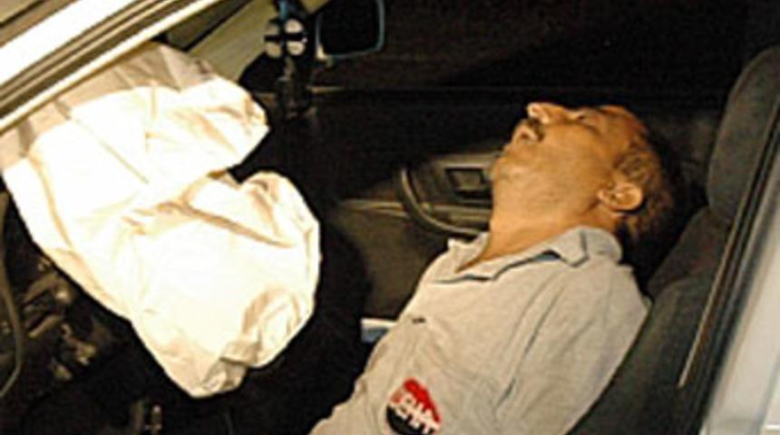 Kazadan kurtuldu, kalp krizinden &ouml;ld&uuml;