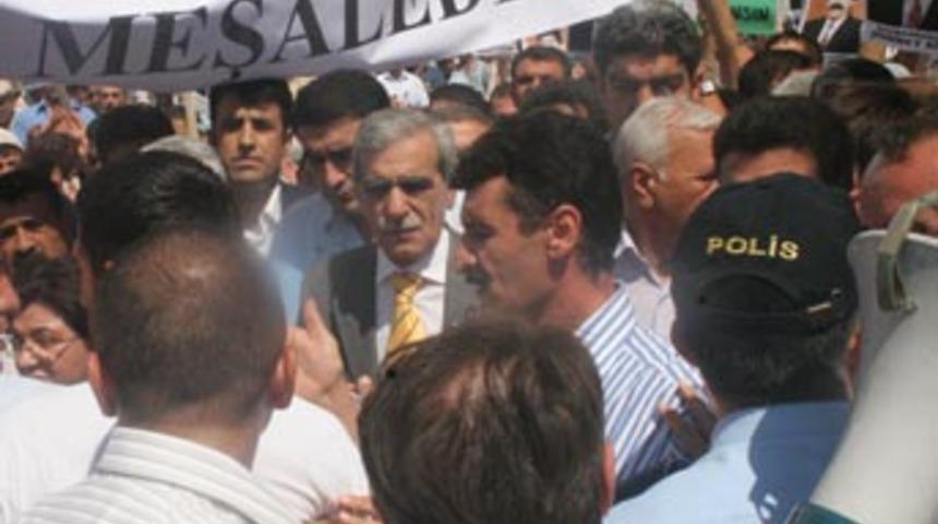 Anayasa DTP'yi lin&ccedil; kampanyasına d&ouml;nd&uuml;