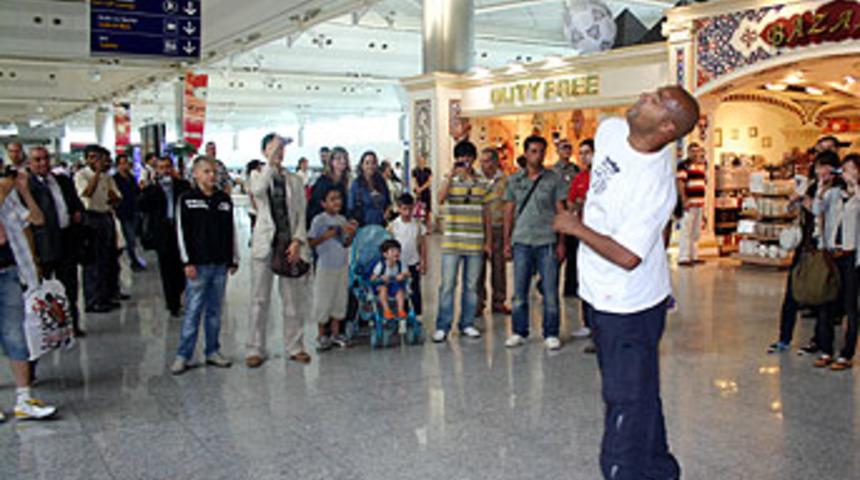 İngiliz top cambazlarının şovu b&uuml;y&uuml;ledi