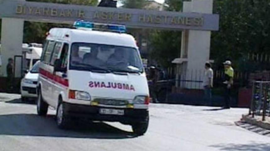 Diyarbakır'da şehitler i&ccedil;in t&ouml;ren