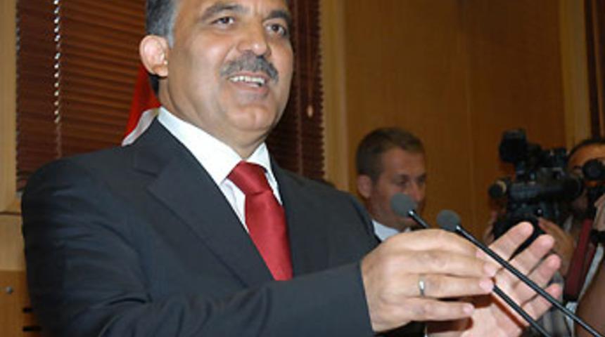 Dışişleri Bakanı G&uuml;l, İstanbul'a geldi