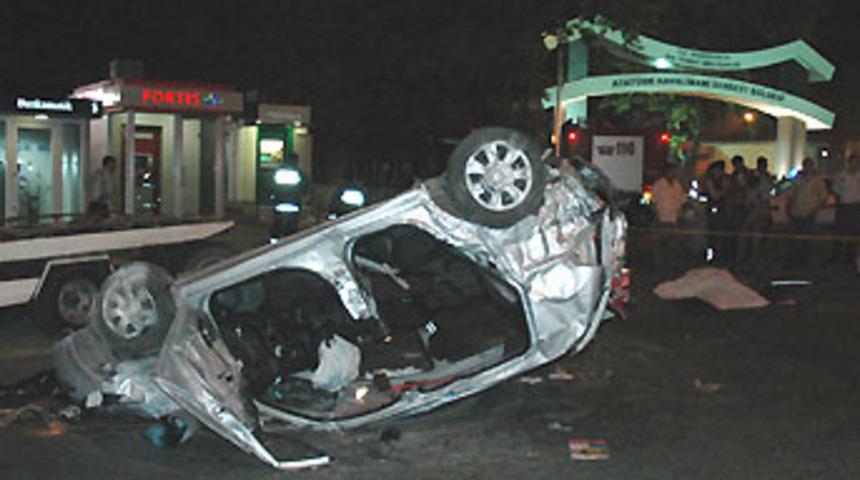 Ereğli'de festival d&ouml;n&uuml;ş&uuml; kaza: 4 &ouml;l&uuml;