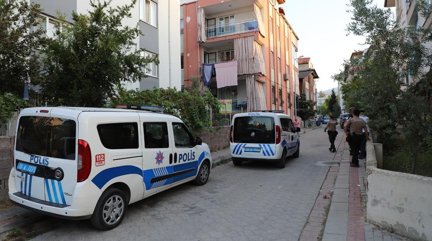 Denizli'de tartıştığı karısını çakıyla yaralayan koca gözaltına alındı