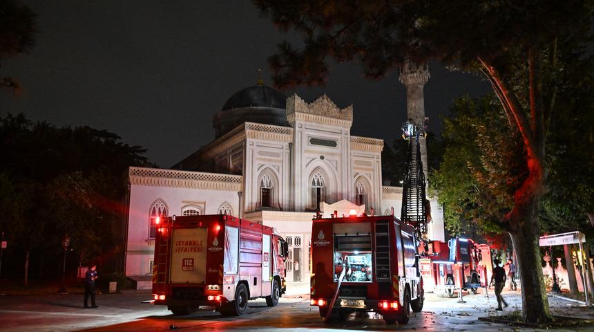 Yıldız Hamidiye Camisi’nde çıkan yangın söndürüldü