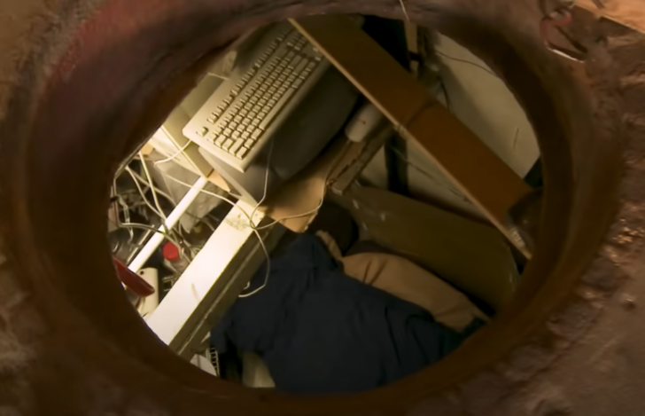 Kanalizasyonun içinde kendisine yepyeni bir dünya kurdu! Evinde yok yok... “Kira ödemeden yaşıyoruz” G4