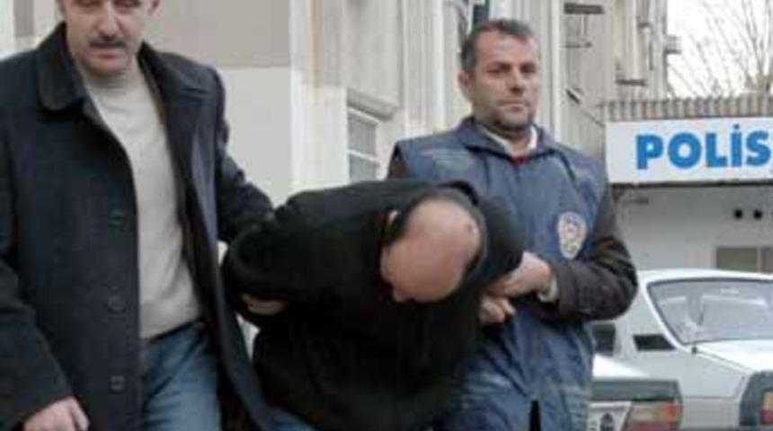 &Ccedil;ocuk pornocusu &ouml;ğretmen adayı