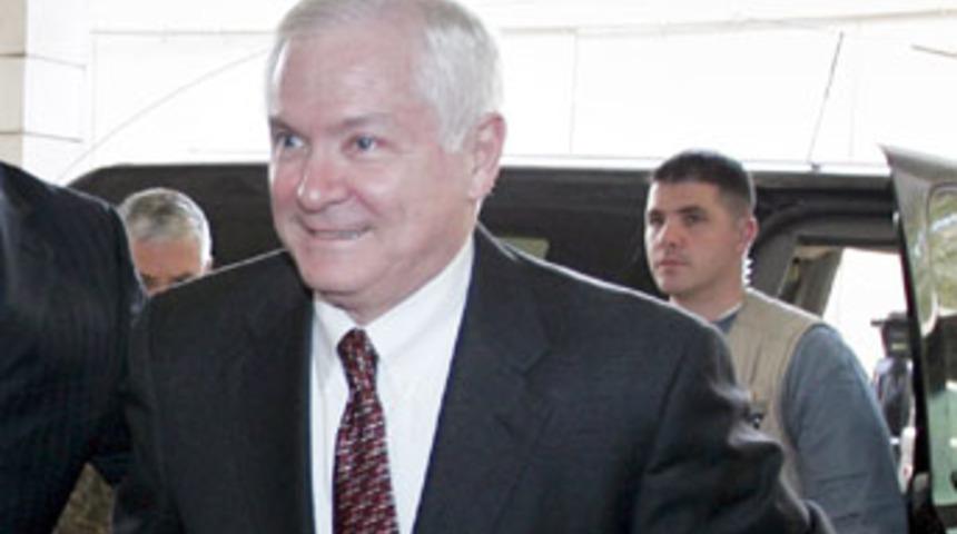 ABD Savunma Bakanı Gates'in Irak temasları s&uuml;r&uuml;yor