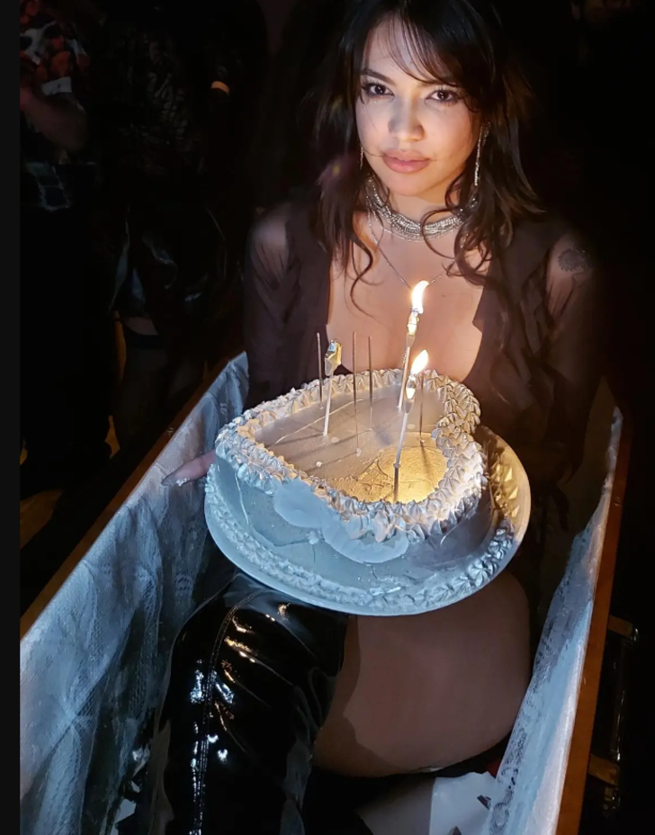 Sonunda bu da oldu! Kendi kendisine cenaze töreni düzenledi... Sosyal medyada gündem yarattı G5