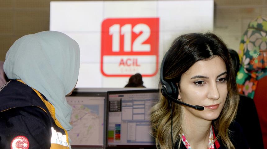 112'yi sohbet için defalarca kez aradı! Telefonda ağlayıp sebebini böyle anlattı... 'Başkasını arasam dedikodu olacak'