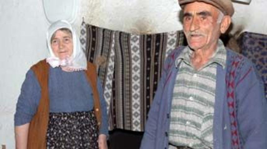 59 yıllık evli &ccedil;ift 20 yıldır k&uuml;s