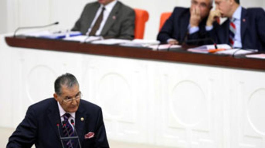 Tezkere görüşülüyor