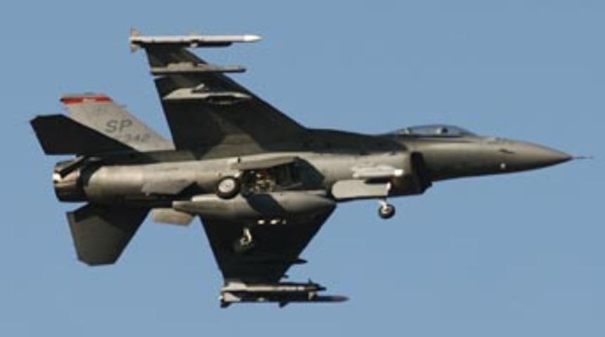 Yunan jetlerinden tacize devam