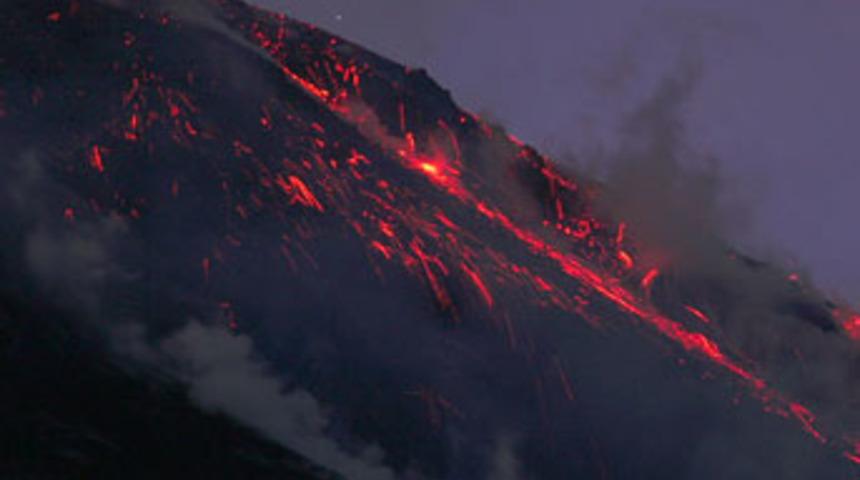 Etna Yanardağı yine p&uuml;sk&uuml;rd&uuml;