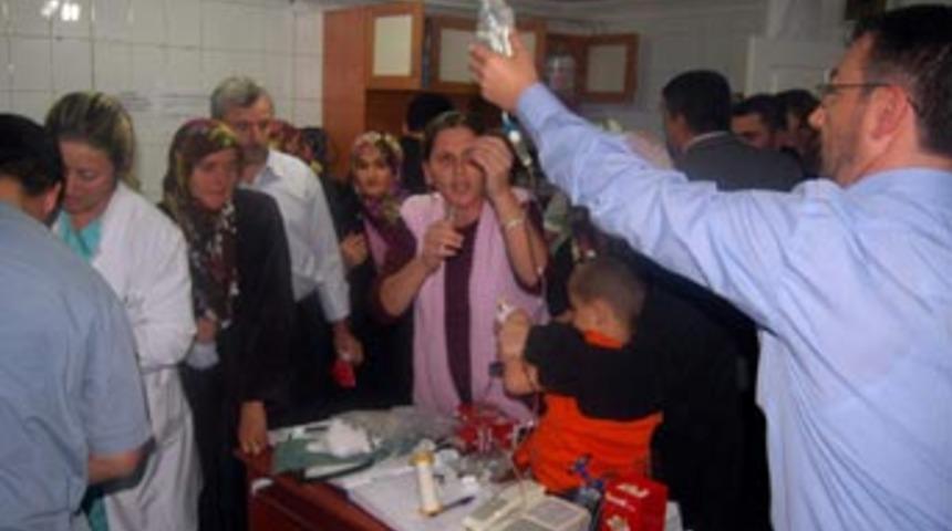 600 kişi d&uuml;ğ&uuml;n yemeğinden zehirlendi