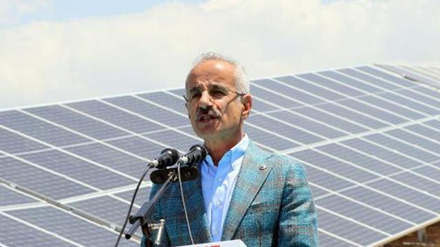 Bakan Uraloğlu, Van'da GES açılışı yaptı