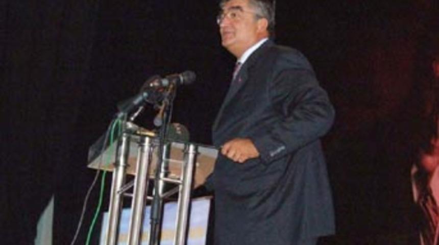 Rekt&ouml;rden ezan gafı