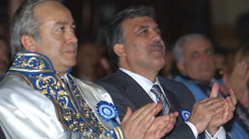 G&uuml;l: "&Uuml;niversiteler muhalefet etmeli"