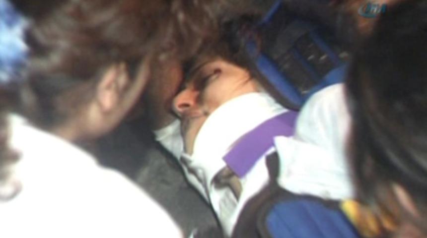 Tacizcilerden ka&ccedil;mak i&ccedil;in k&ouml;pr&uuml;den atladı