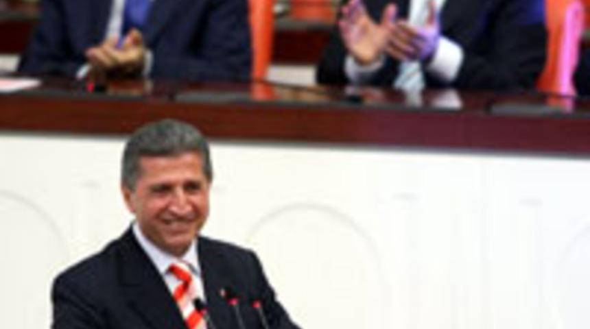 Toptan'ın se&ccedil;ilmesi "laiklere jest"