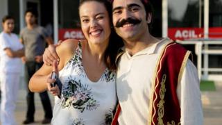 Deli Aşk oyuncuları kimdir, konusu ne? Deli Aşk filmi ne zaman ve nerede çekildi? Bu akşam TV'de!