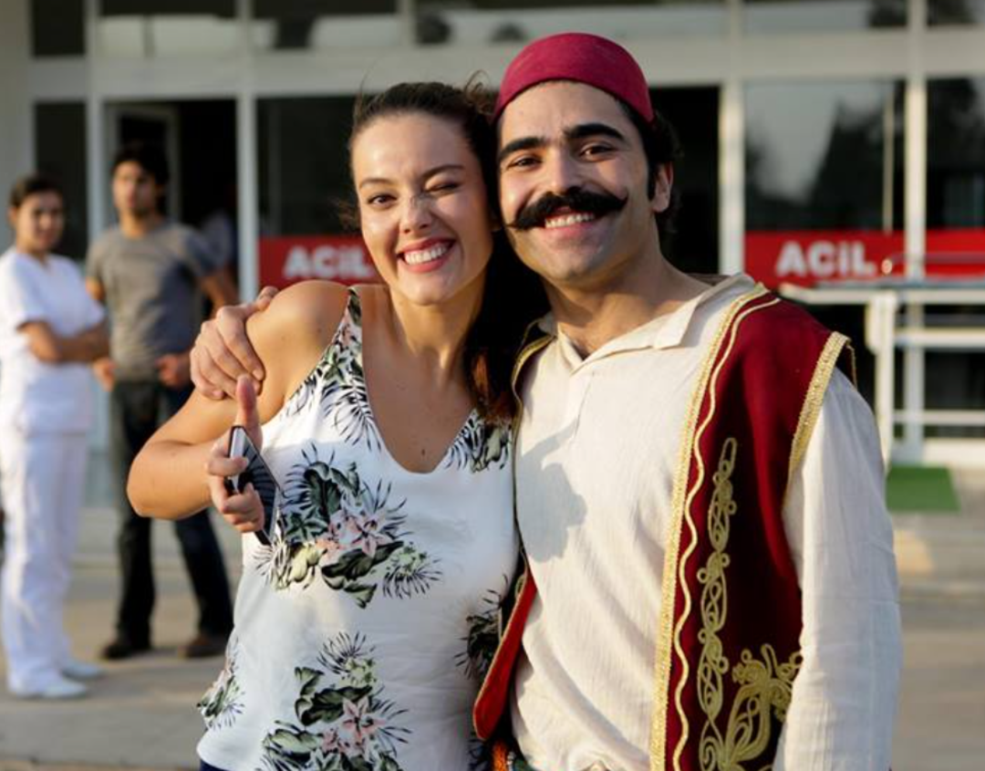 Deli Aşk oyuncuları kimdir, konusu ne? Deli Aşk filmi ne zaman ve nerede  çekildi? Bu akşam TVde! - Magazin Haberleri